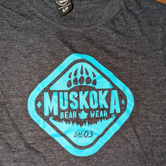 Muskoka bear wear shirt. Size small. EUC. - Picture 2 of 2